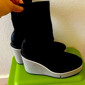 Robert Clergerie platform wedge stretch leather bootie